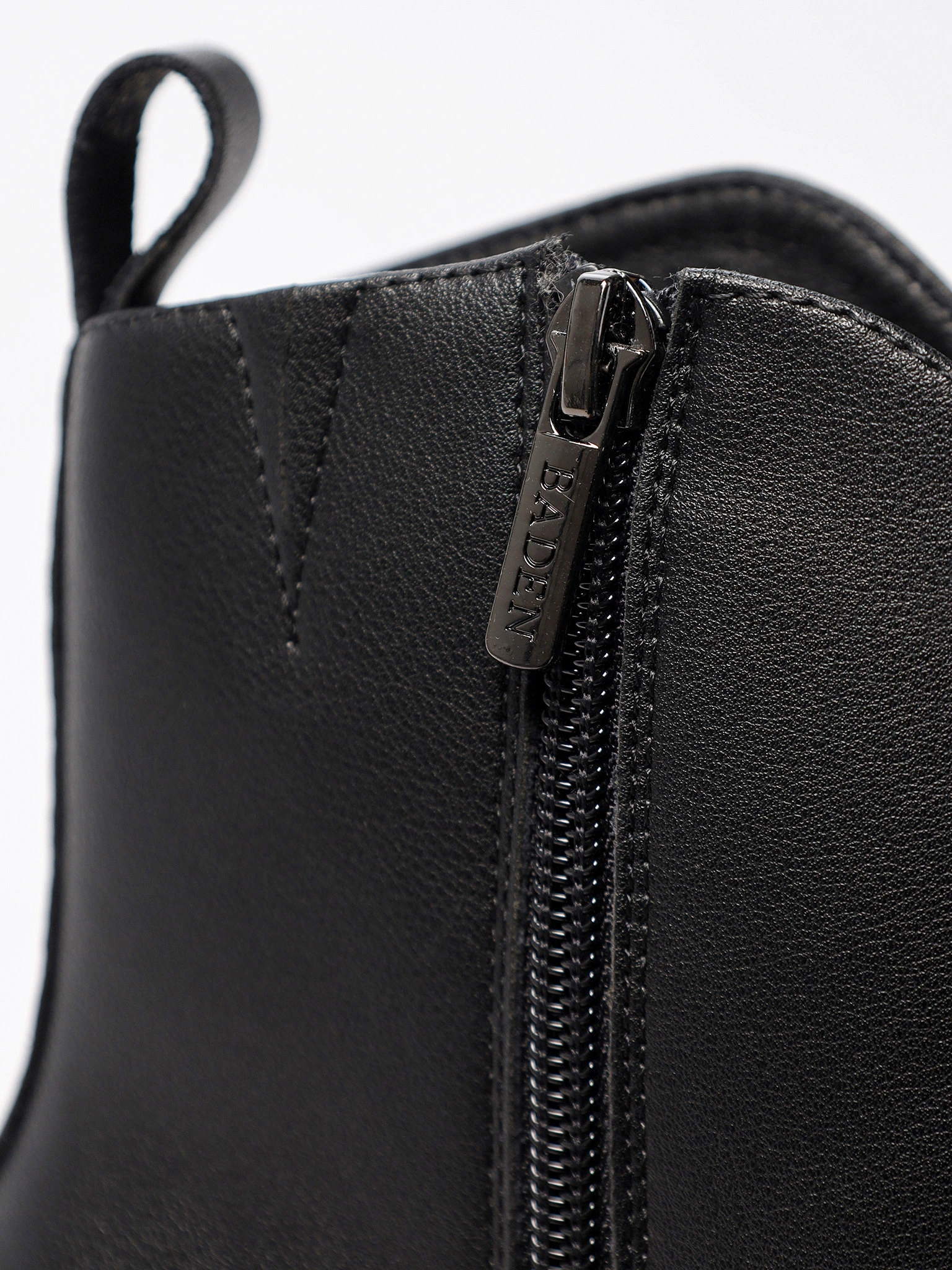 Ботильоны черного цвета на высоком каблуке